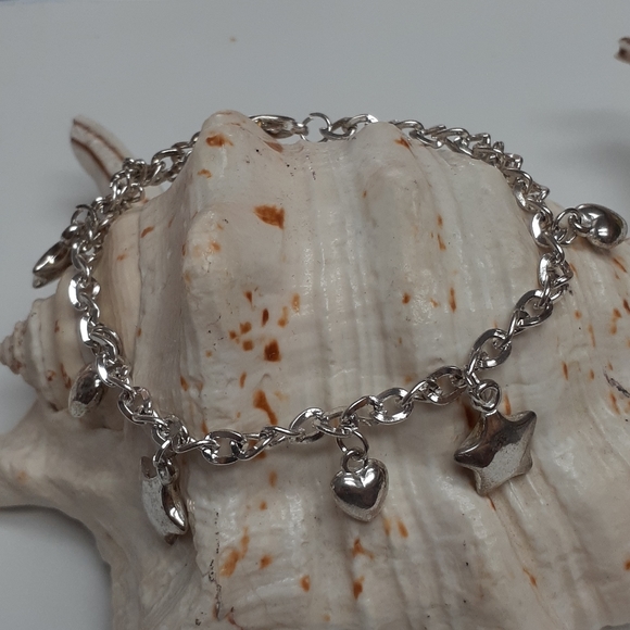 Vintage Silver Tone Charms Bracelet - Picture 2 of 7